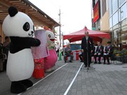 新宿ごちそうビル前に「ごちビルPLAZA紀州」－憩いの場が誕生
