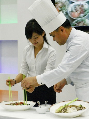 大韓航空の機内食「世界一おいしいビビンバ」－JATA世界旅行博で試食会
