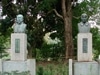 「日本航空発始之地」に建つ日野・徳川陸軍大尉の銅像