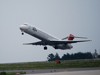 富士山静岡空港を離陸する定期便の1番機