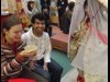野だてで来日旅行者出迎え－和歌山大学学生が関西空港で
