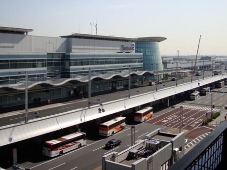 Business Partnerships between Japan Airport Building and Operator of Beijing Airport