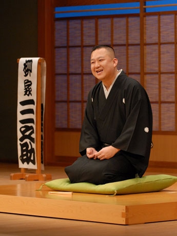 First “Airport Rakugo Storytelling” at Centrair - Performances by Yujuku Sanyutei and Sannosuke Yanagiya