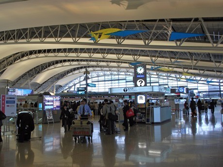 More Services for Chinese Travelers at Kansai Int’l - Introduction of “Telephone Interpreting” and More