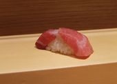 赤坂「板前寿司」に初競り史上最高値のマグロ－342キロを3249万円で落札