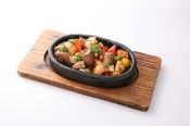 赤坂にトルコ料理レストラン「サライ」－ベリーダンスショーも