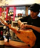 赤坂にレストランバー「ルシェロ」－脱サラした店主が妻と切り盛り