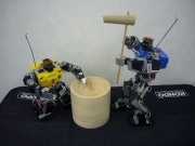 近藤科学の｢ROBOSPOT｣で2足歩行ロボットによる餅つき大会