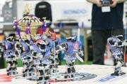 近藤科学、秋葉原で2足歩行ロボット発売3周年記念イベント