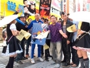 「超新塾」らお笑い芸人3組10人が秋葉原街頭でDVDプロモ