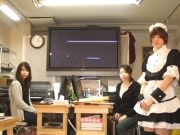 アニメに特化したメードカフェ「ぽぽ ぷれ」―メードとアフレコ体験も