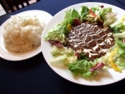 キュアメイドが「セキレイカフェ」に－結の特盛カレーほか限定メニュー
