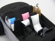 青島が痛車プラモのドレスアップキット－「抱き枕」「制服」「萌」デカールなど