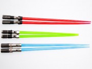 「フォースでいただきます」－壽屋、スター・ウォーズライトセーバーはし発売へ