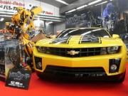 アキバに「トランスフォーマー」オプティマスとビーが出動－DVD発売で
