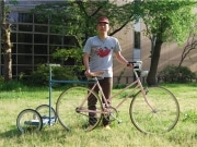アロードレイディングの自転車と佐々木さん