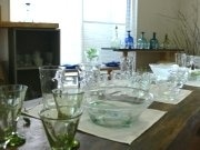 リサイクルガラスを原料に使った食器展－新作ワイングラスも