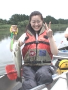 全国初「カヌーでリバーシーバス釣り」大会－秋田・雄物川で