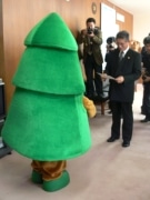ゆるキャラ日本一「スギッチ」が秋田県マスコットに再就職