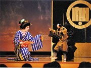 秋田の日本舞踊家がCG映像とコラボ公演－大正家屋舞台に