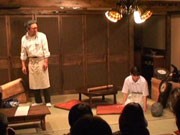 秋田のアートスペースで二人劇－「芝居が街に飛び出す感覚」で上演