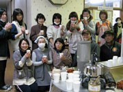 秋田の陶器店店主、釜石へ送る長靴・寝具類の提供呼び掛け