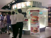 タイのモスバーガー、日本の人気ご当地バーガーを期間限定販売