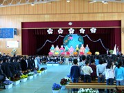 大津市内で小学生3,277人が入学－満開の桜が祝福