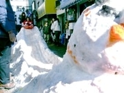 調布駅近くの商店街で「雪まつり」－姉妹都市から6トンの雪