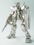 純プラチナ製「ガンダム」製作－参考価格は25万ドル