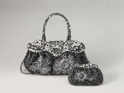 フェラガモ×草間彌生さんの限定コラボレートバッグ－銀座で先行発売へ