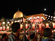 築地本願寺で恒例「納涼盆踊り大会」-満月の夜、盛り上がりはピークに
