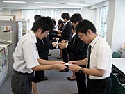 学生が「社長のカバン持ち」体験－サイバーシルクロード八王子、今年も実施へ