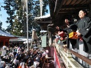 高尾山薬王院で「節分会」－北島三郎さんらが豆まきに登場