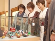 ふるさと館で「博多張子」展－秋篠宮さまがお求めになった「なまず」の張子も