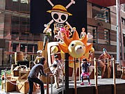 キャナルにアニメ「ワンピース」のサニー号が出現－記念撮影も