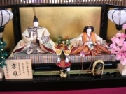 横浜そごうに人間国宝の帯地使用の「豪華雛人形」－500万円