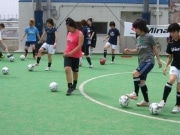 相鉄ジョイナス屋上で女性ビギナー限定フットサルクリニック