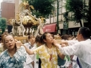 関内で厳島神社の例大祭「関内祭り」－女性限定のみこしも