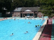 元町公園プールで初の試みの100人分の「流し白玉」