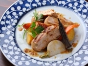横浜にオープンキッチンの仏料理店－「浜のフレンチ」を標榜