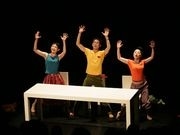 横浜赤レンガ倉庫でコンテンポラリー・ダンスのフェスティバル