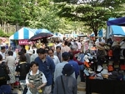 横浜公園で恒例の「開港記念バザー」－230店が出店