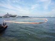 山下公園前海域で水質浄化実験－「きれいな海」を取り戻す