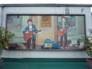 閉店する横浜松坂屋屋上の「ゆず」と「日劇」の壁画が移設へ