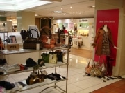 ルミネ横浜店に冨永愛さんディレクション 「deep sweet easy」