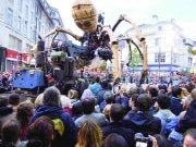 高さ12m・重さ37トンの巨大クモが街中に出現ーY150プレイベント