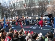 横浜公園で観戦無料の野外プロレス-ちびっこレスリングやサイン会も