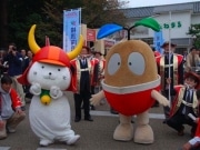 Y150西区デーに彦根市から「ひこにゃん」と彦根鉄砲隊が応援に