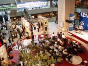 クイーンズサークルで環境活動展－エコな団体の活動表彰も